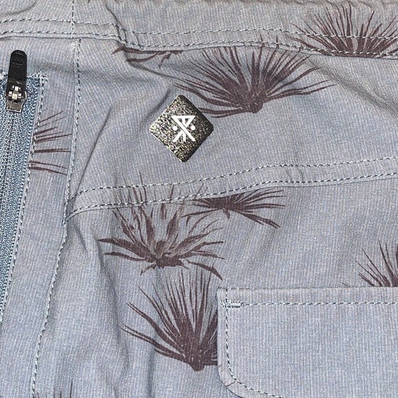 27050 Roark layover trail short 3.0 EUC SZ 30 see pics for detail - Picture 14 of 16